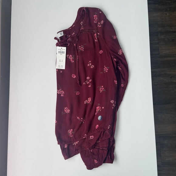 Hollister Peasant Top - Picture 4 of 5